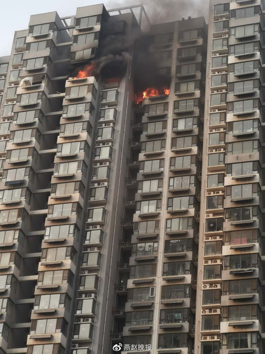 情況通報(bào)！邯鄲市一小區(qū)疑似天然氣燃爆，造成2人受傷