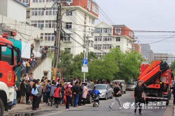 突發(fā)！青島一居民樓發(fā)生爆燃！已造1人死亡，7人受傷！3公里外有震感…