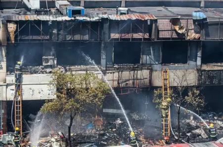 煤氣罐有沒忘關(guān)閥門？ 爆燃事故給餐館沉重警示