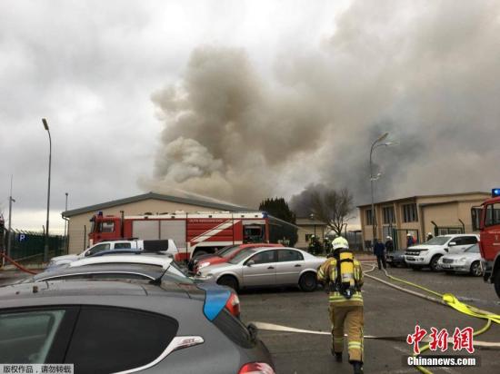  當(dāng)?shù)貢r(shí)間12月12日，奧地利鮑姆加騰一座大型天然氣站發(fā)生爆炸，數(shù)人受傷。