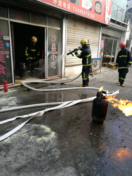 圖為：事故現(xiàn)場(chǎng)。消防供圖